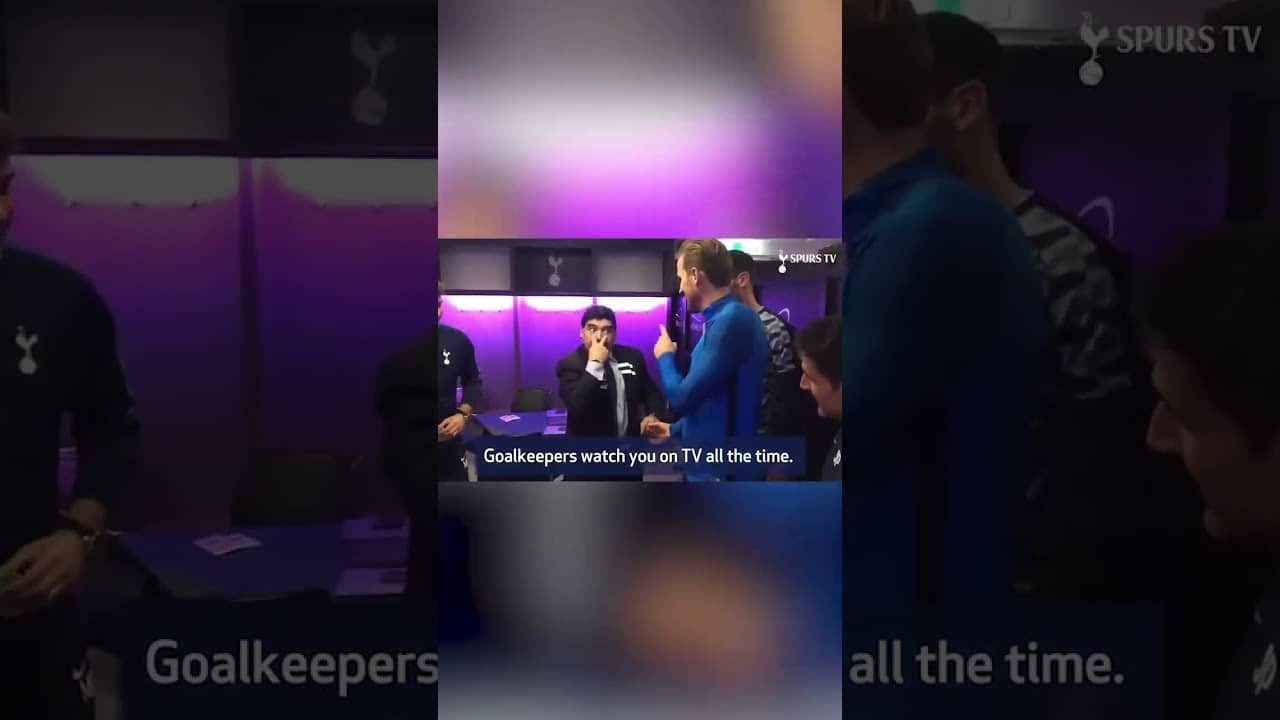 When Diego Maradona gave Harry Kane some scoring advice ❤️🙌 (via @spursofficial/TT)