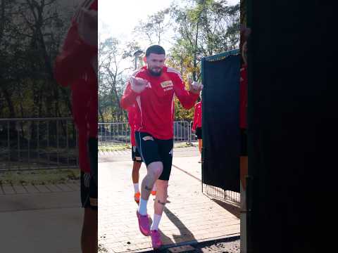 Oli scheint auf diese Challenge nur gewartet zu haben 😂 #FCUnion #Bundesliga #Training