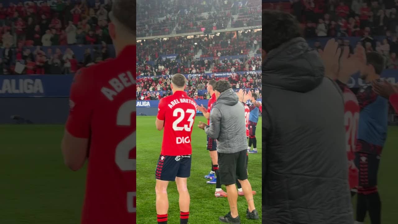 Celebración de Osasuna sobre el césped de El Sadar tras vencer al Girona