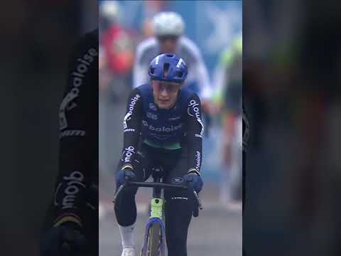 Unstoppable 🤯Lucinda Brand takes her 12th victory in a row with another strong ride in Loenhout.