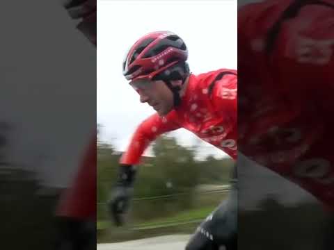 Swimming time for Magnus Sheffield 🏊‍♂️ 😅