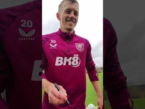 POV: watching practice, meeting players and having fun at Burnley's Open Training Session 😎