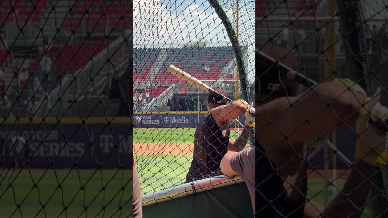 Fernando Tatis Jr. and Manny Machado hitting ABSOLUTE TANKS ahead of the #MexicoCitySeries 😳