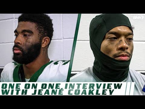 Qwan’tez Stiggers and Malachi Moore speak with Jeane Coakley after Jets’ loss vs. Saints