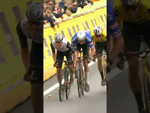 When Wout beat Van der Poel AND Pogačar! 💥 Throwback to the 2023 E3 Saxo Classic!