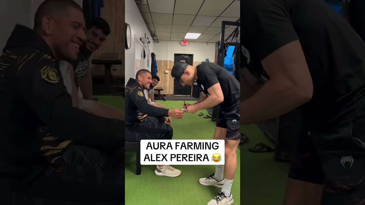 Alex Pereira fell for the prank 😂 ( via @rafmatrix/TT)
