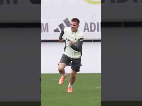 👀 All eyes on the Clásico! #ElClásico #RealMadrid