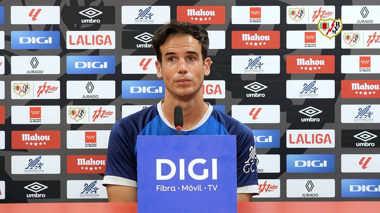 Íñigo Pérez en la previa del Rayo Vallecano - Real Sociedad
