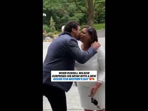 Russell Wilson's Mother's Day Surprise 🏠