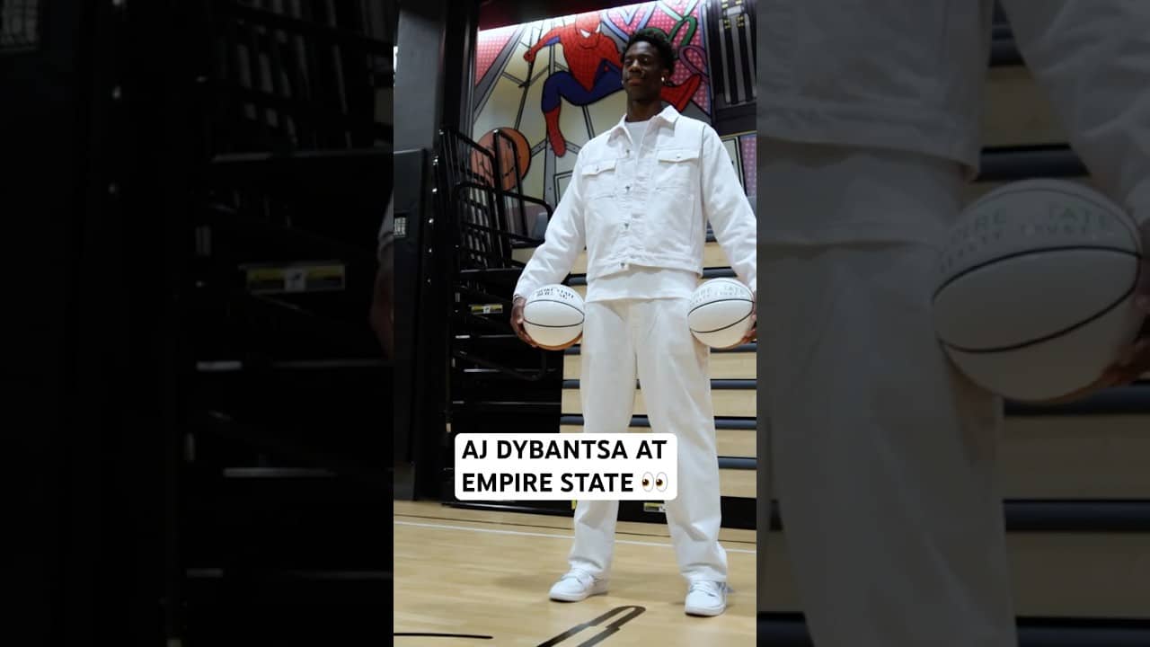 AJ Dybantsa Visits the Empire State Building