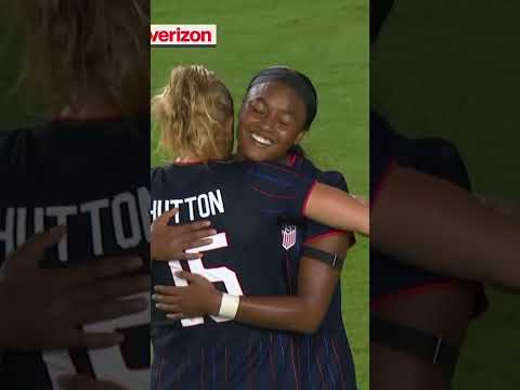 Shaw bends it in 🥅