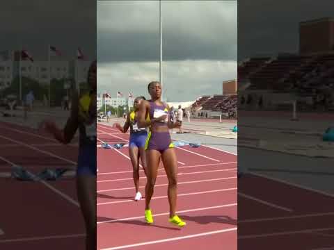 SABRINA DOCKERY FLIES 💨 10.92 personal best to win the women's 100m at the Lone Star Grand Prix
