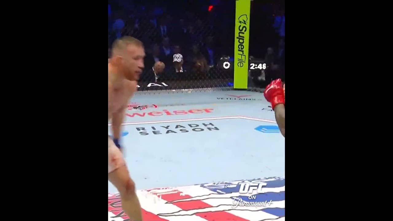 HEAVY HITS SWINGING #ufcwhitehouse