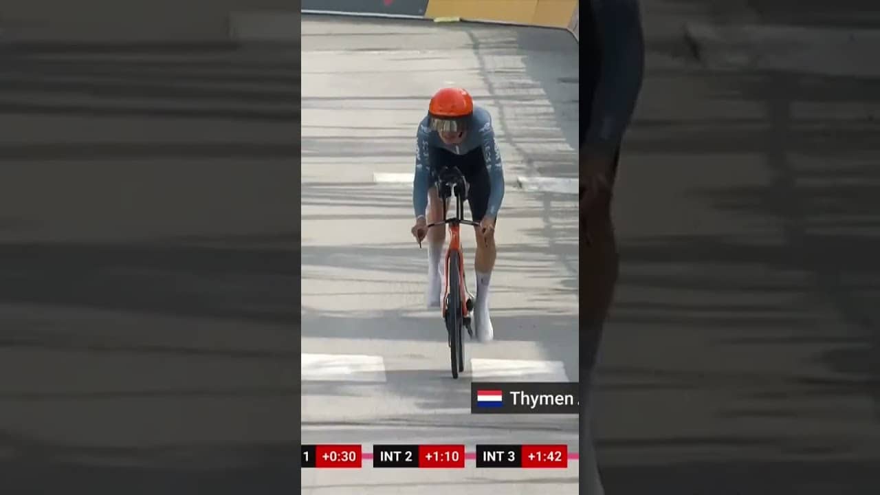 A Netcompany INEOS 1-2 at the Giro 🙌 Filippo Ganna and Thymen Arensman secure the top two spots.
