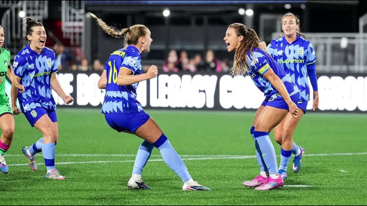 GOAL: Huerta gives Reign FC the lead from the penalty spot