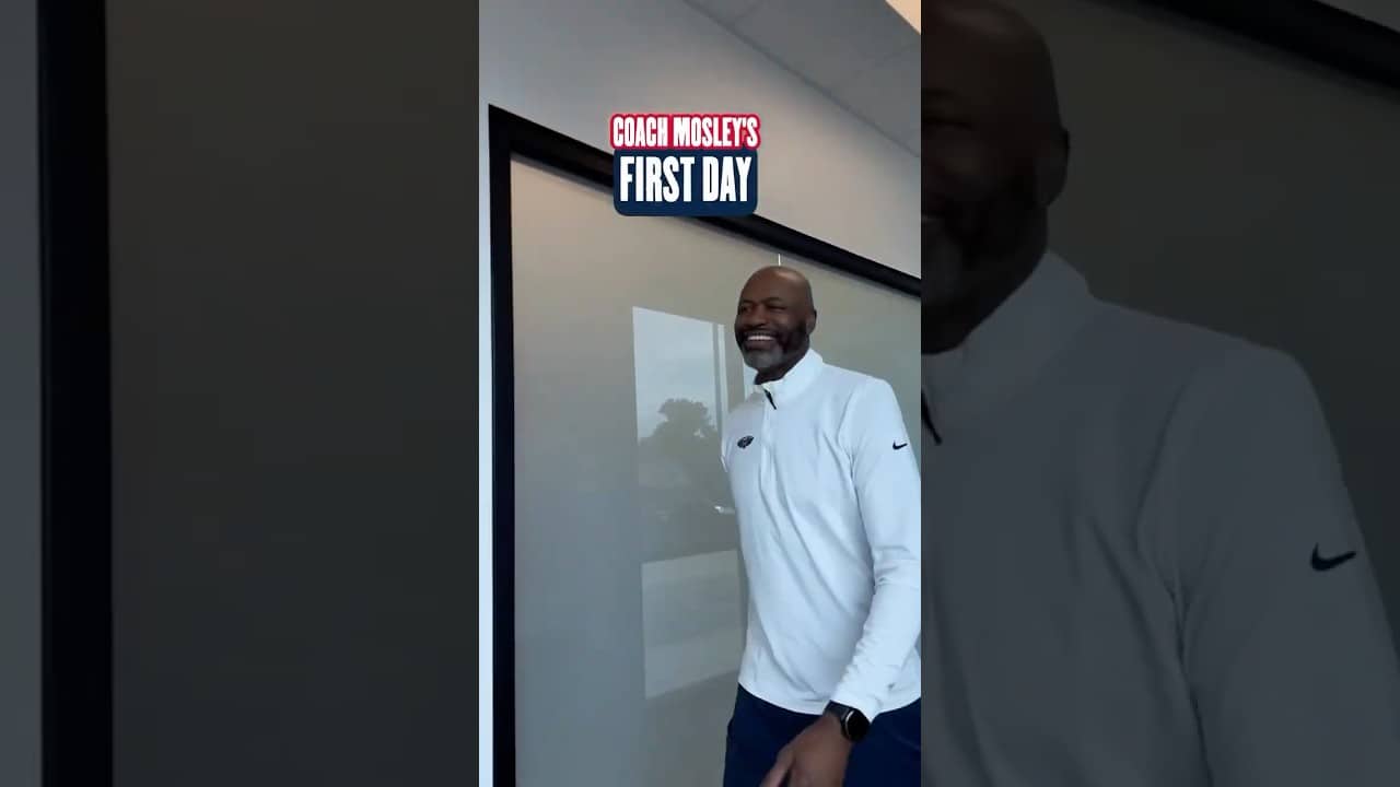 Coach Jamahl Mosley's first day in office ✅ #pelicans #nba