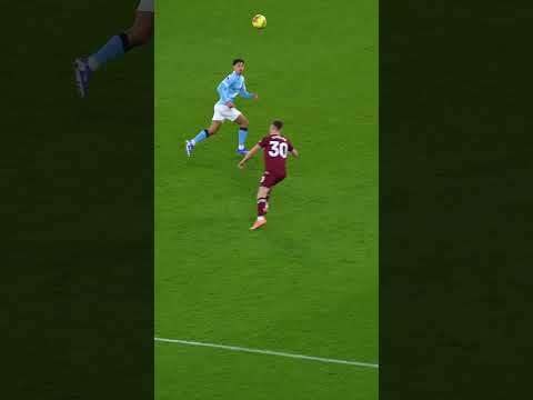 Reijnders has it in his locker 🪄 #skills #football #mancity #premierleague #shorts #youtubeshorts