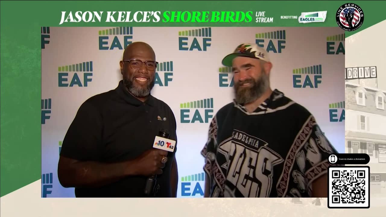Jason Kelce goes 1-on-1 with Barrett Brooks at Year 6 of Shore Birds event