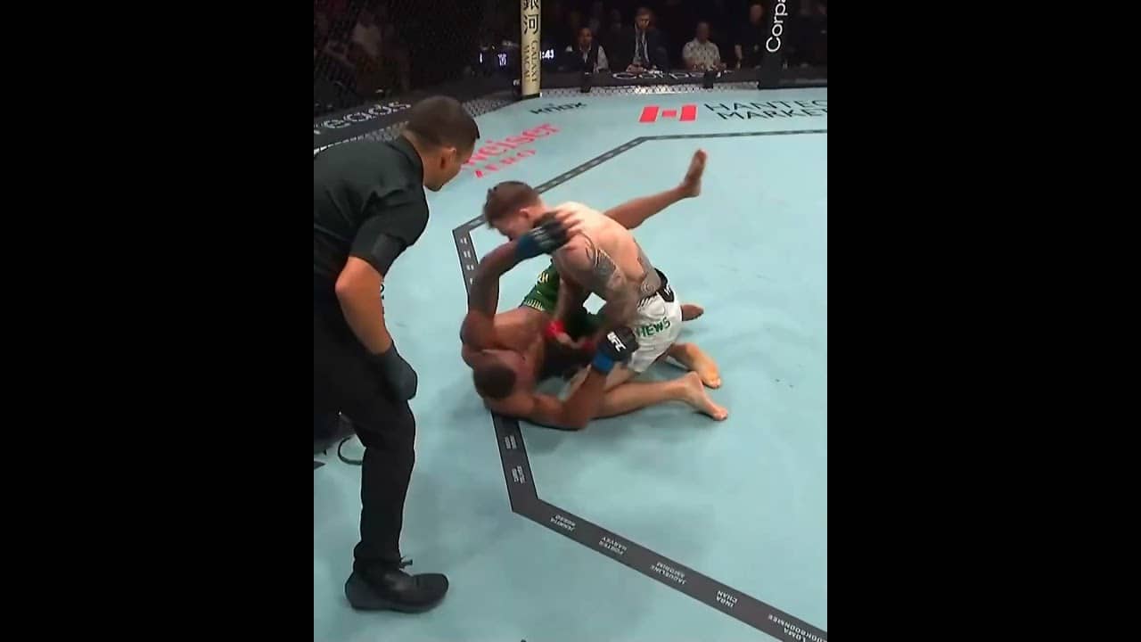 Big knockdown in round 3! #ufcmacau