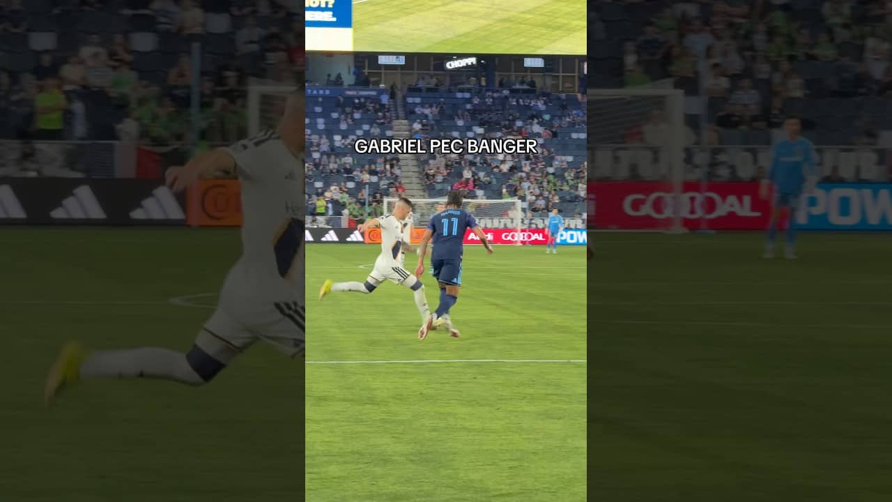 Gabriel Pec FROM DISTANCE 😳🤩 #lagalaxy #mls