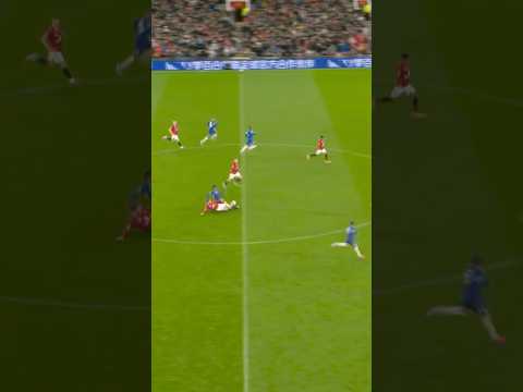 Luke Shaw’s Composure At The Back! 🧠