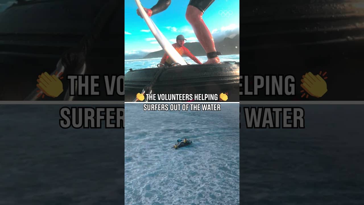 The volunteers at Olympic surfing, on the waves bringing the athletes back to shore! 👏