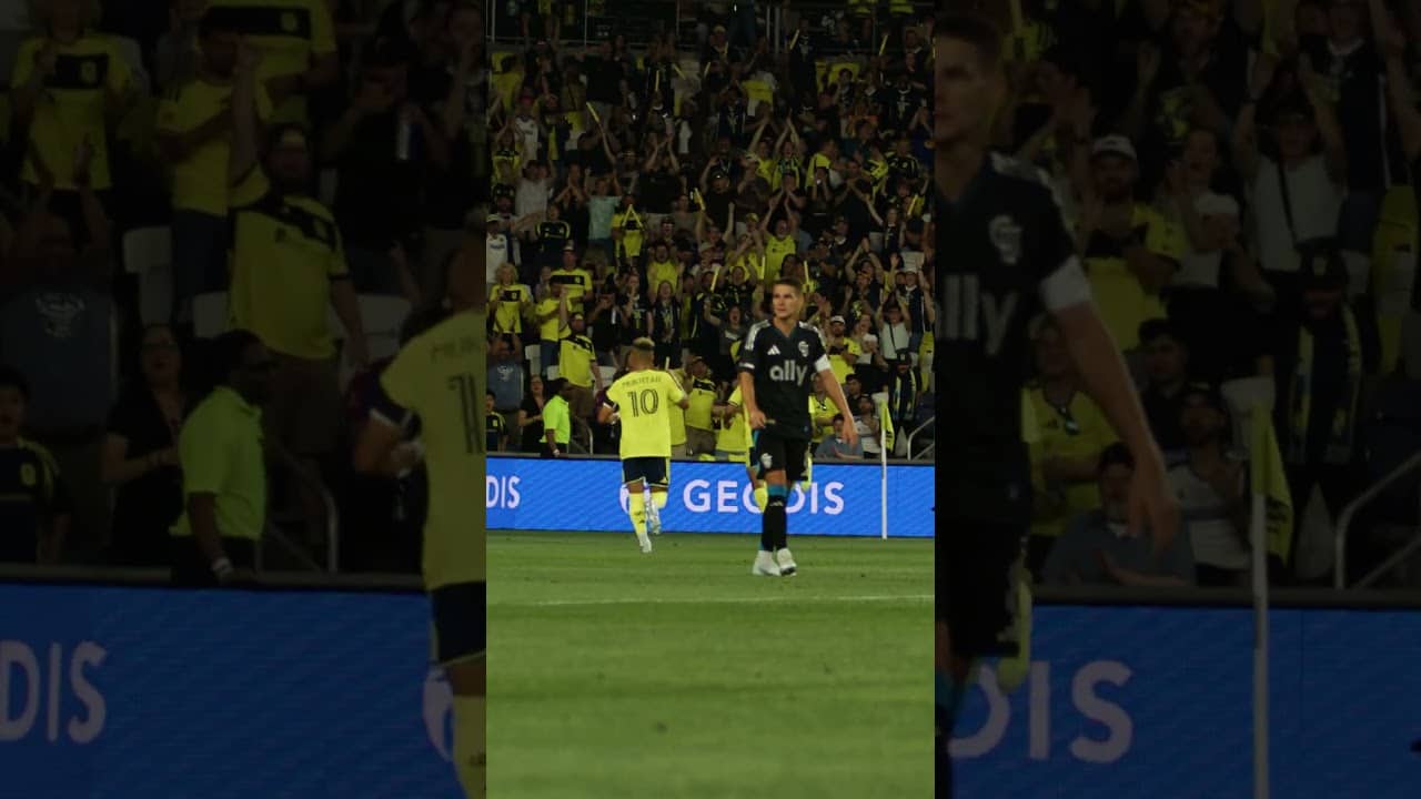 What a BANGER 🚀😱 #golazo #goal #soccer #soccergoal #soccerhighlight #assist