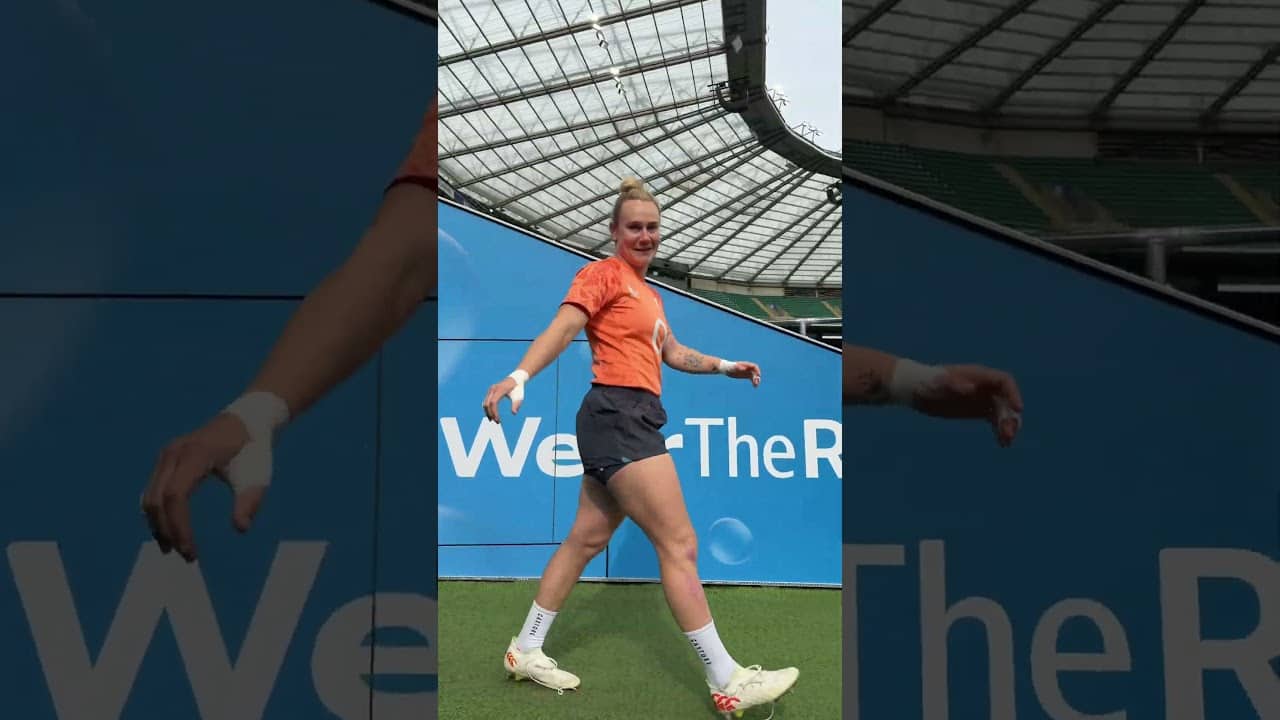 The #RedRoses are home ❤️ @o2ukofficial  #WearTheRose