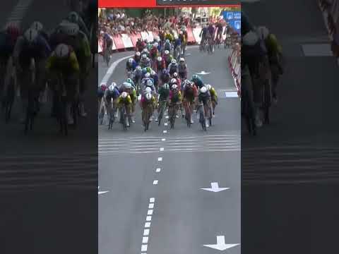 Jasper Philipsen at the double! 🥇🥇 The Alpecin-Deceuninck man takes Stage 8 of La Vuelta.