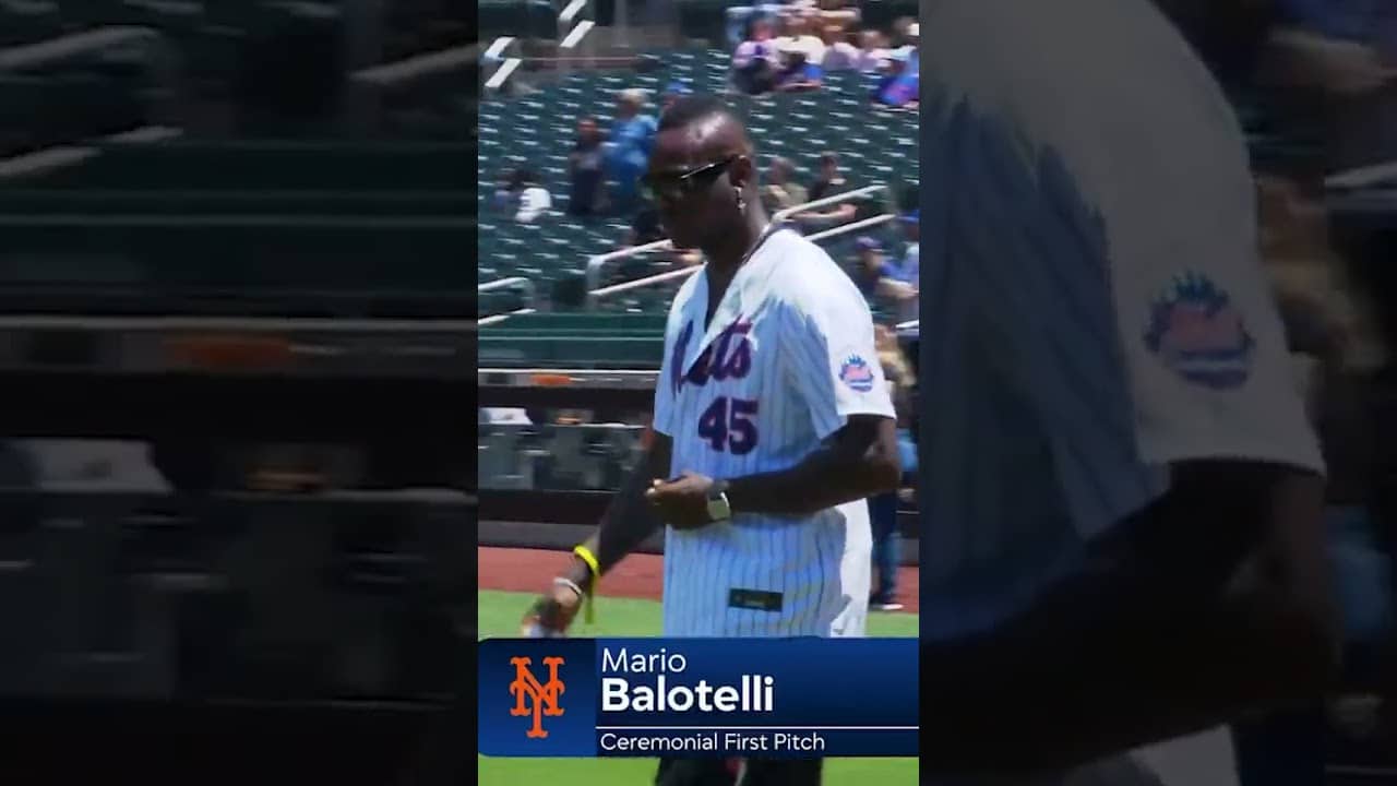 Mario Balotelli absolutely FIRES the first pitch 🔥🇮🇹 #baseball #soccer #futbol #italy #worldcup