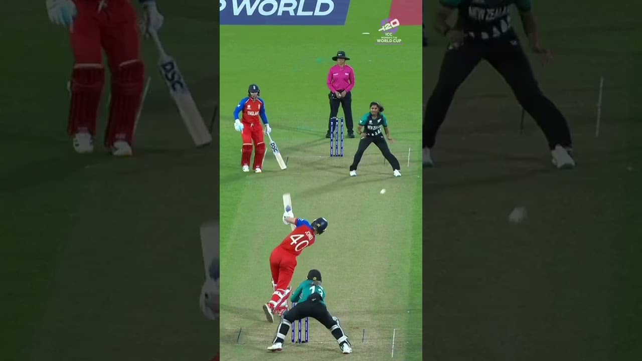 Melie Kerr grabs an important catch to get New Zealand off the mark 💪 #T20WorldCup