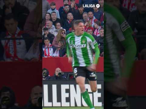 Pasan los días y no nos cansamos de ver el golazo de Altimira 😮‍💨 #LALIGAHighlights #ElGranDerbi