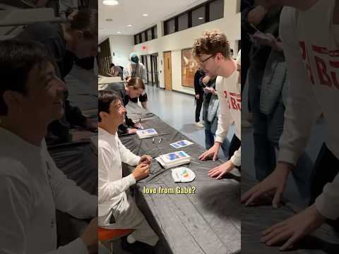 Gotta love having your teammates crash your autograph session 😂