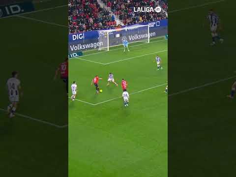 La ocasión de Budimir tras una gran jugada de Aimar #LALIGAHighlights