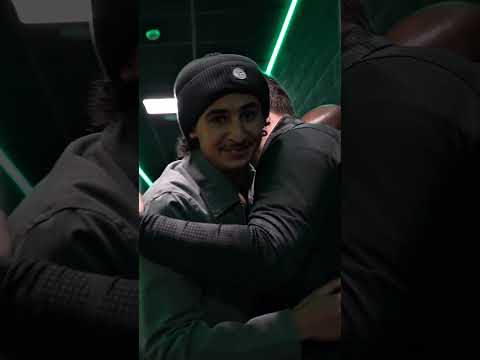 Der jüngste Borusse in einem Pflichtspiel jemals 💚 Nun hat Wael Mohya sein Trikot verewigt 🫆