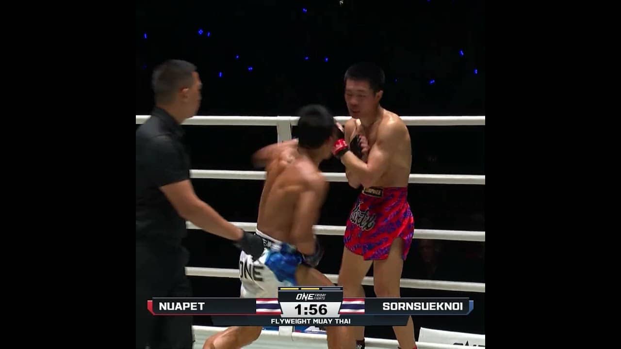 STORMIN' ⚡ Sornsueknoi TKOs Nuapet in Round 2!