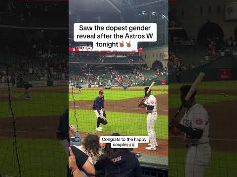 Astros outfielder Taylor Trammell helped these fans with their gender reveal 🙌 (via @jjfromhtown/IG)
