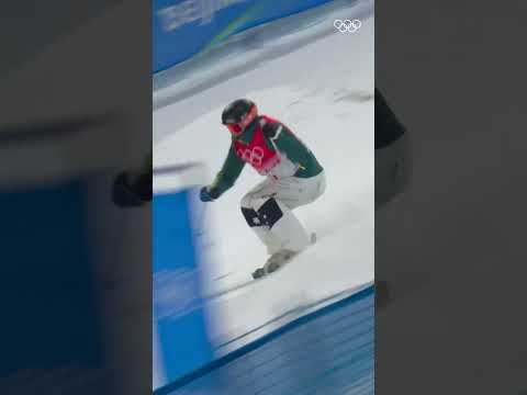 History made on the slopes! 🥇 🇦🇺⛷️ #Beijing2022