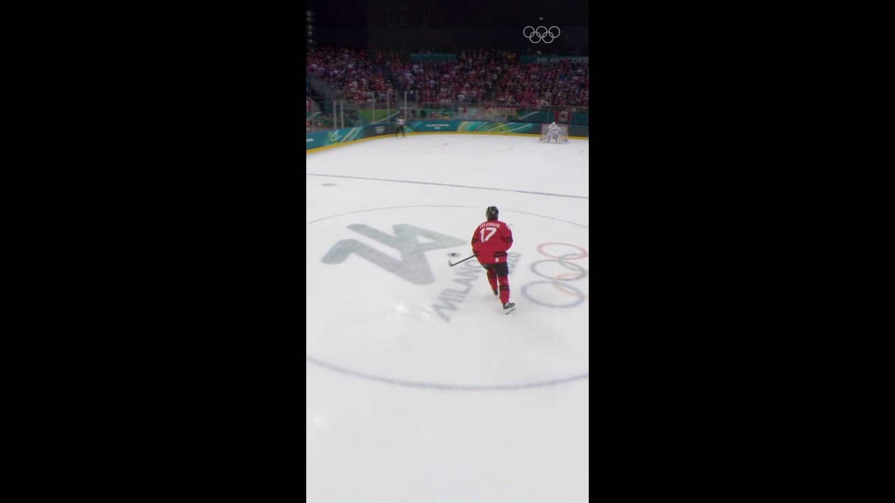 Ladies and Gentlemen, Macklin Celebrini 👏 🇨🇦