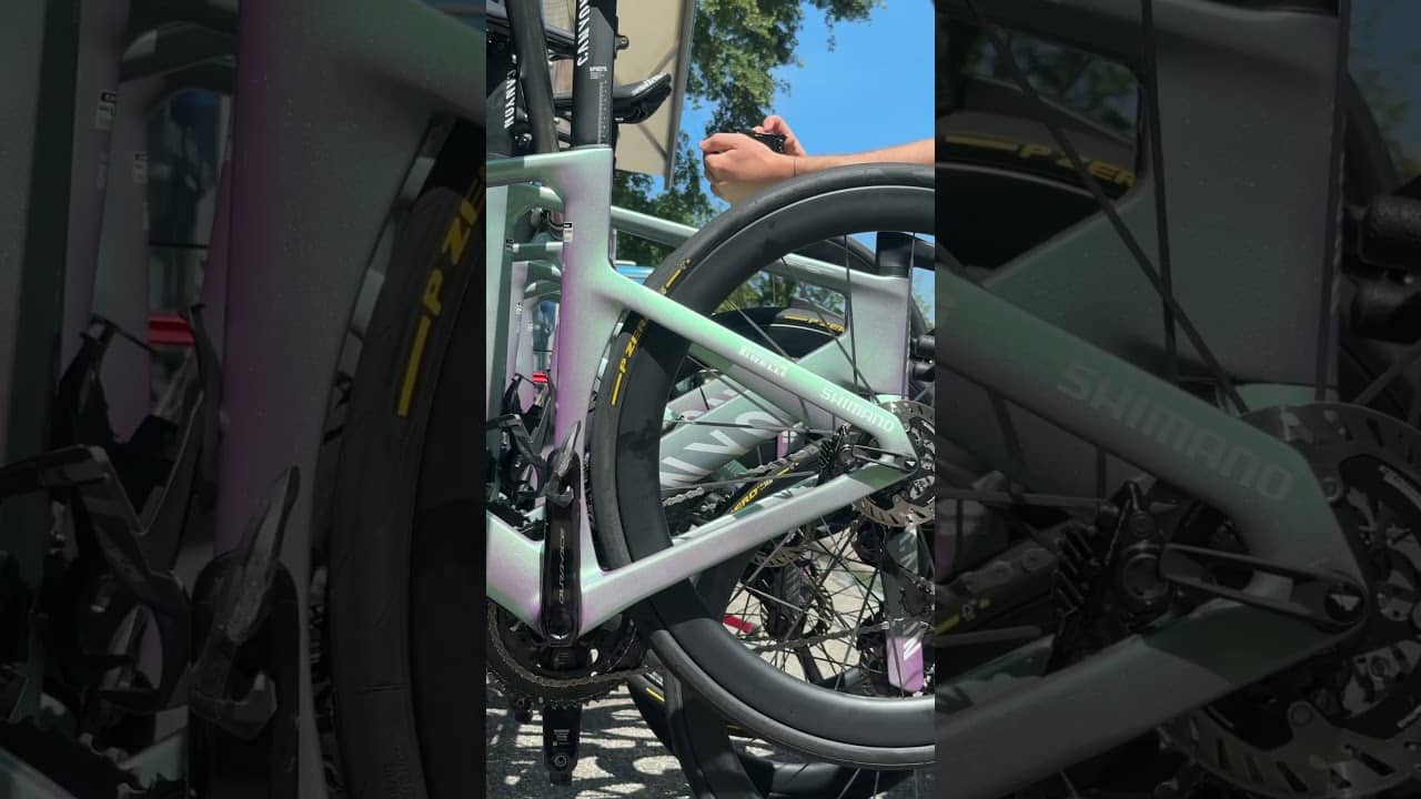 Glittery paint on the Alpecin Premier Tech Bikes