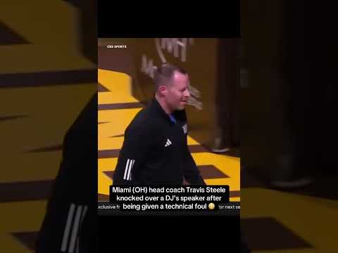 Miami (OH)’s coach was not pleased 😅