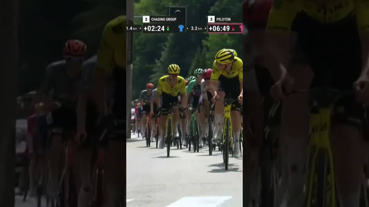 Victor Campenaerts is always happy to help 🫶🍼 The Belgian gives a Quickstep rider a bidon 🥵