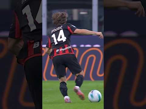 Modrić makes it look so easy 💫 | #shorts