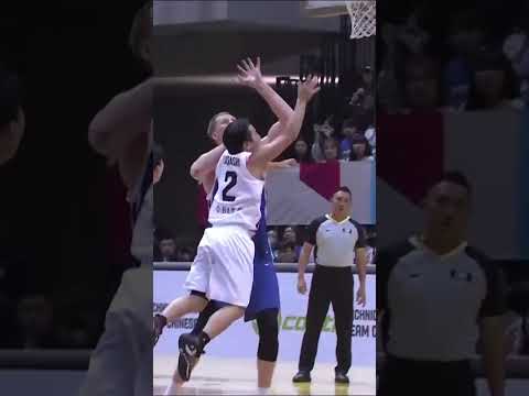 Yuki always finds a way to get it through 😮‍💨 #FIBAWC