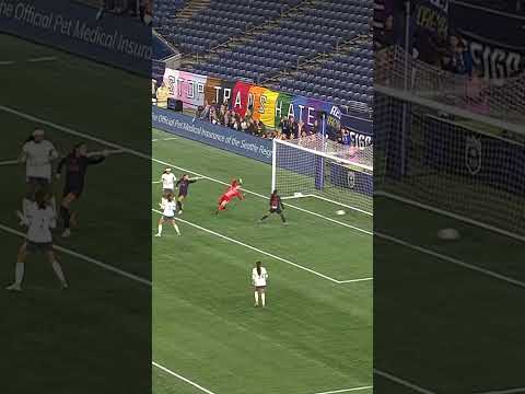 Jess Fishlock scores equalizer in 84th minute! #football #soccer #highlights #nwsl #goals #seattle