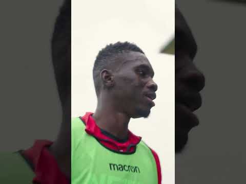 Mateta gives Tyrick his Goal of the Month award 🤣🏆 #cpfc #premierleague