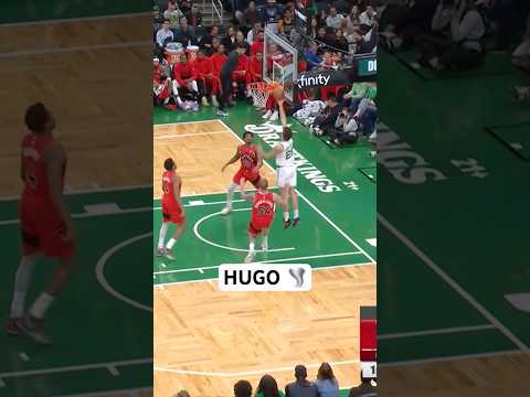 Hugo Gonzalez with the post moves 👀