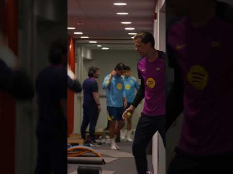 In sync with gravity 🎪 #shorts #fcbarcelona #football