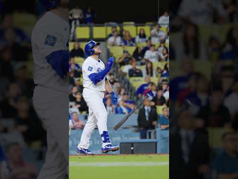 Three-homer night for Max? It’s not his first Rodeo. 🤠 #dodgers #sports #losangeles