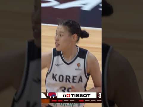 That underhand finish wasn’t in the scouting report 😳 #FIBAWWC